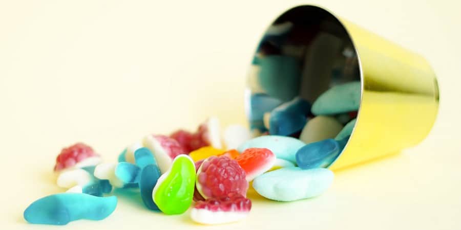stem activities-edible engineering activities-candy stem project-bucket gummy candies